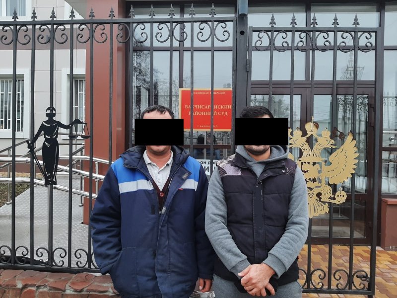 В Бахчисарайском районе сотрудниками миграционной службы полиции привлечены к административной ответственности двое иностранцев, которые не исполнили решение суда о самоконтролируемом выезде из нашей страны